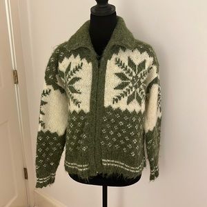 Peruvian Trading Co, Green/Beige Sweater with Zipper, Size M